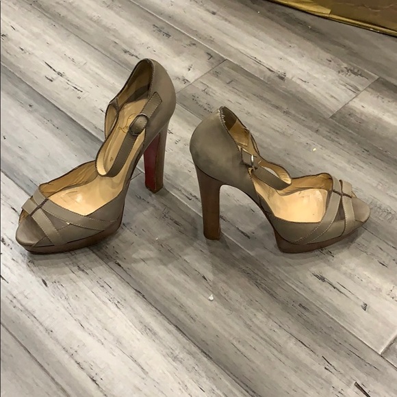 Louboutin pumps with wooden heel - Picture 6 of 7